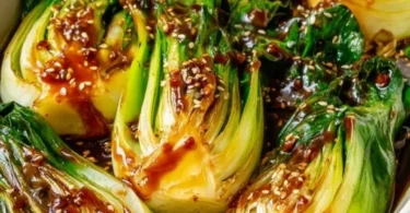 Einfacher Pak Choi in 10 Minuten zubereitet mit frischen Zutaten